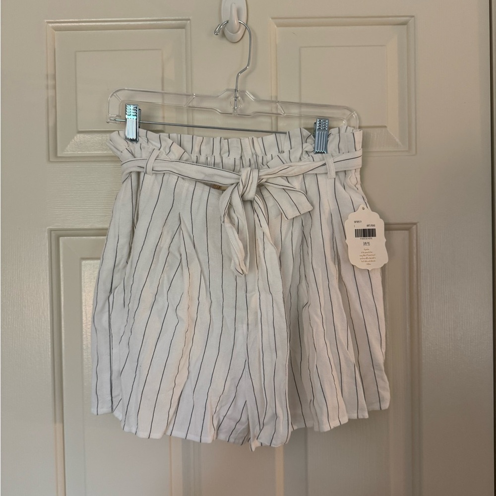 NWT Altar’d State Striped Paper Bag Waist Shorts – Size M